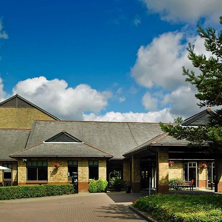 Delta Hotels By Marriott Cheshunt Broxbourne Buitenkant foto