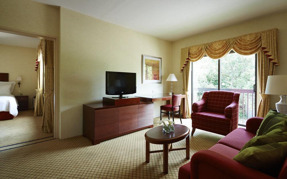 Delta Hotels By Marriott Cheshunt Broxbourne Buitenkant foto