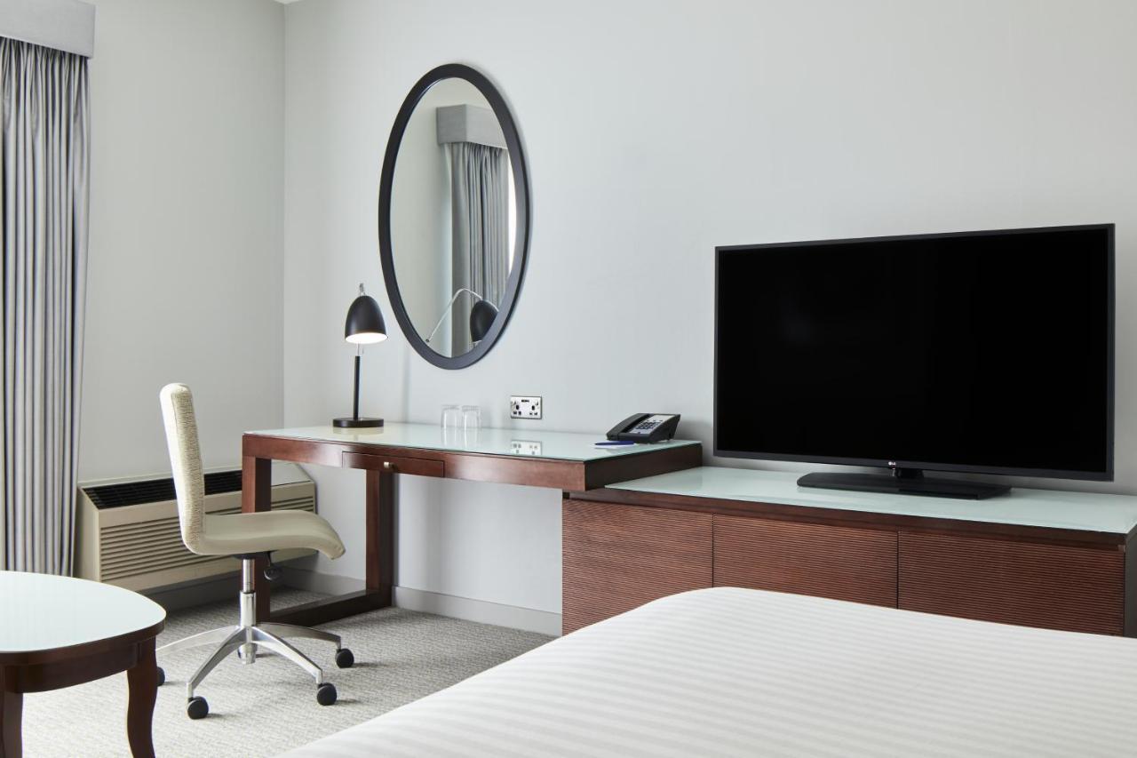 Delta Hotels By Marriott Cheshunt Broxbourne Buitenkant foto