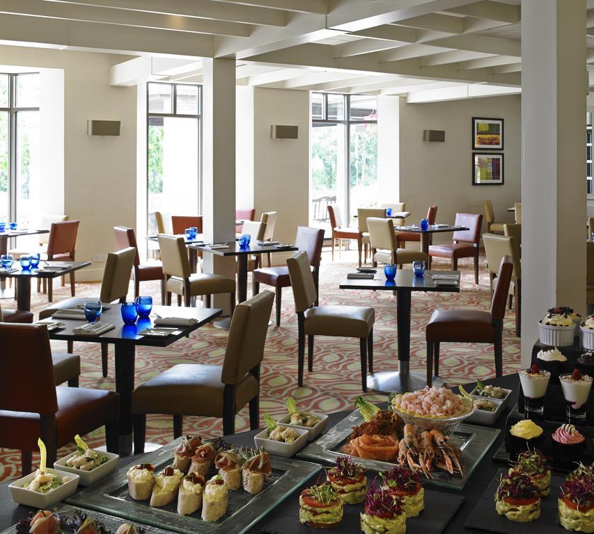 Delta Hotels By Marriott Cheshunt Broxbourne Buitenkant foto