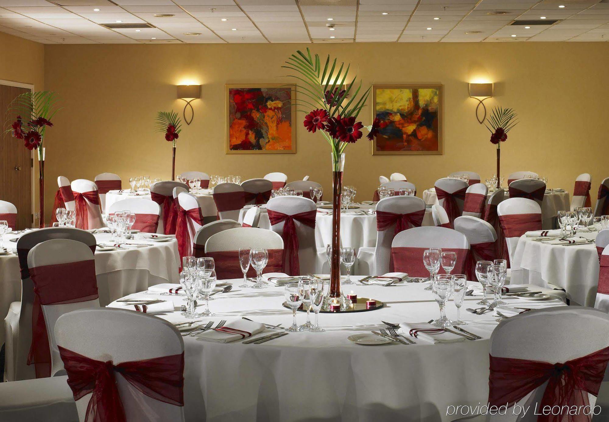 Delta Hotels By Marriott Cheshunt Broxbourne Buitenkant foto