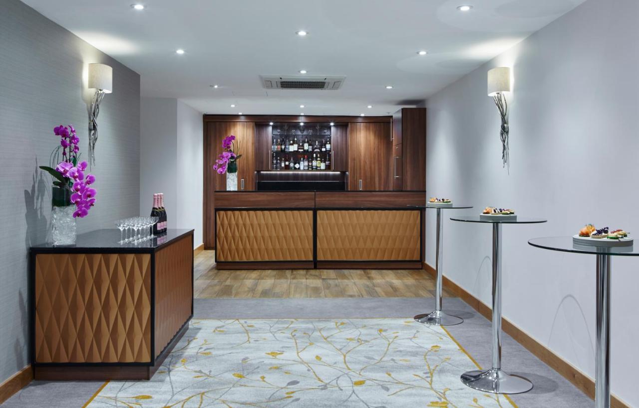 Delta Hotels By Marriott Cheshunt Broxbourne Buitenkant foto