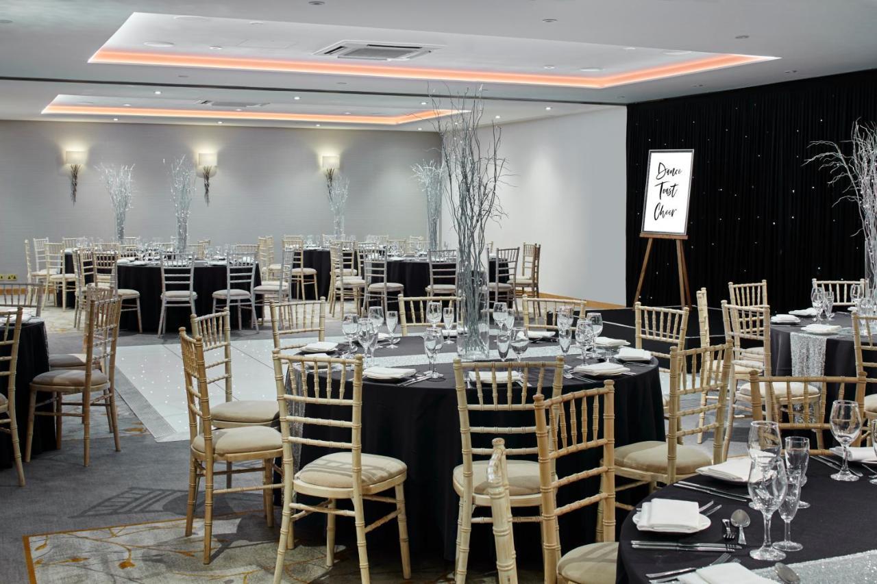 Delta Hotels By Marriott Cheshunt Broxbourne Buitenkant foto